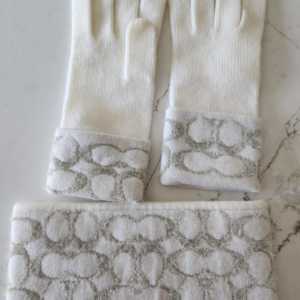 New Coach Singature Headband & Glove Set